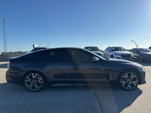 Used 2021 Kia Stinger GT image 2