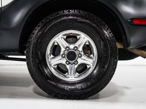 Used 1999 Isuzu VehiCROSS AWD/4WD image 10