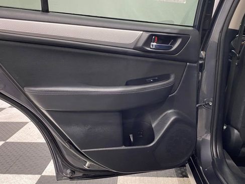 Used 2018 Subaru Outback 2.5i Premium image 17