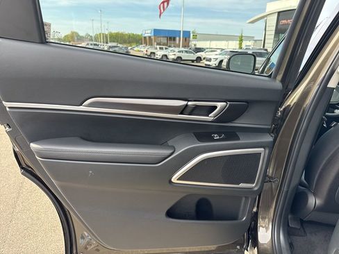Used 2025 Kia Telluride S image 31