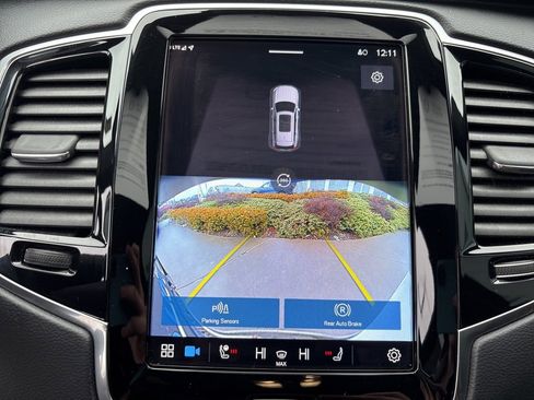 Certified 2023 Volvo XC90 B6 Ultimate w/ Protection Package Premier image 29