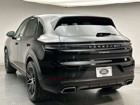 Used 2024 Porsche Cayenne AWD/4WD image 11