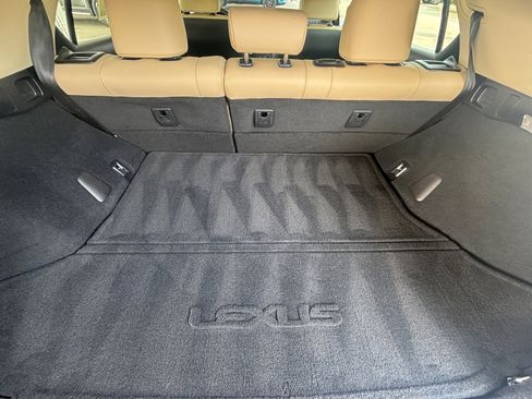Used 2016 Lexus CT 200h w/ Seat Comfort Package FWD image 32
