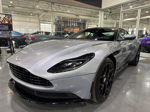 Used 2019 Aston Martin DB11 Coupe image 1