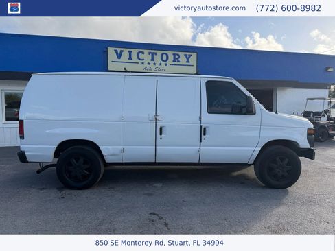 Used 2010 Ford E-150 and Econoline 150 RWD image 2