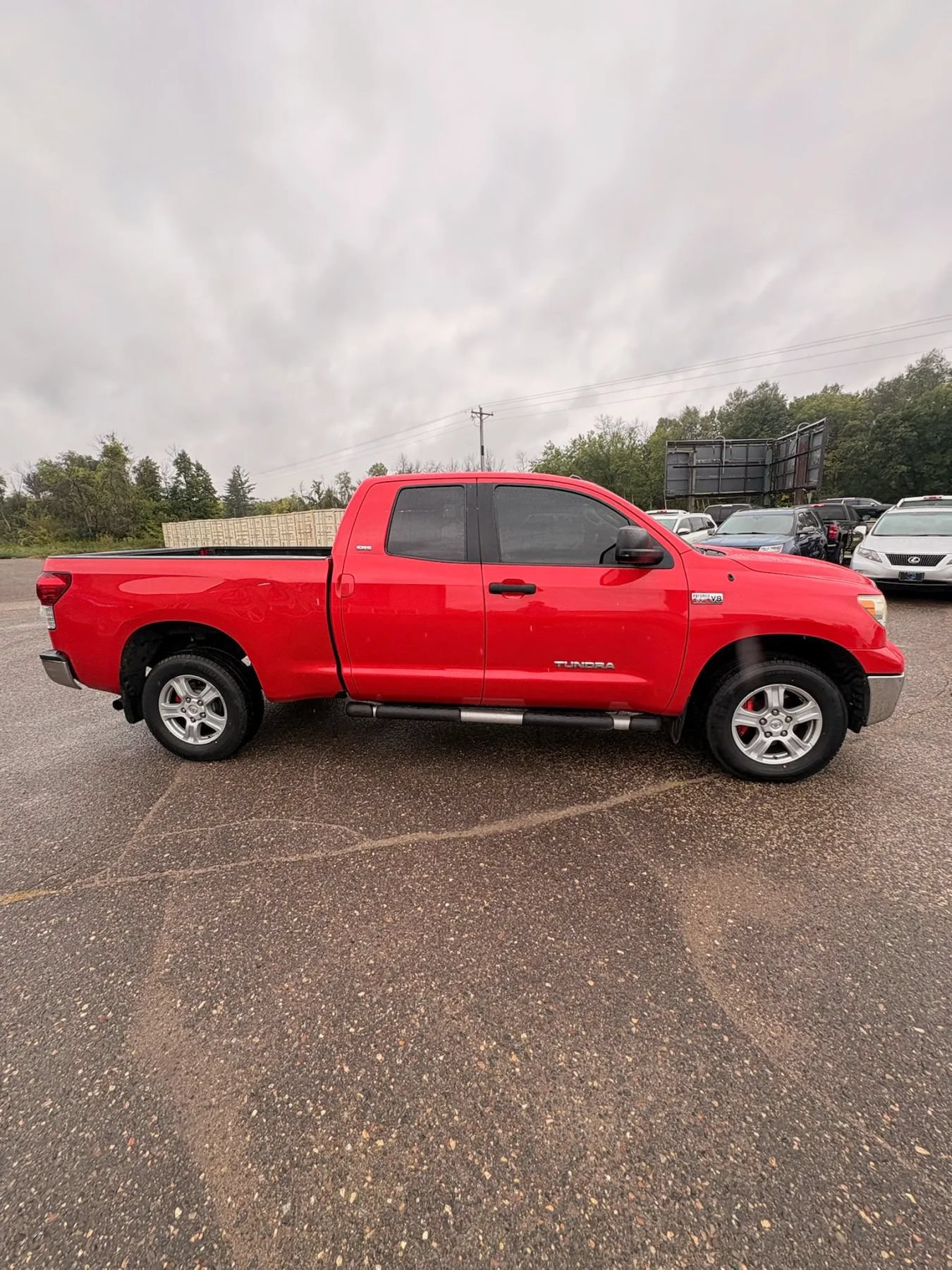 Used 2011 Toyota Tundra 4x4 Double Cab w/ SR5 Pkg image 4