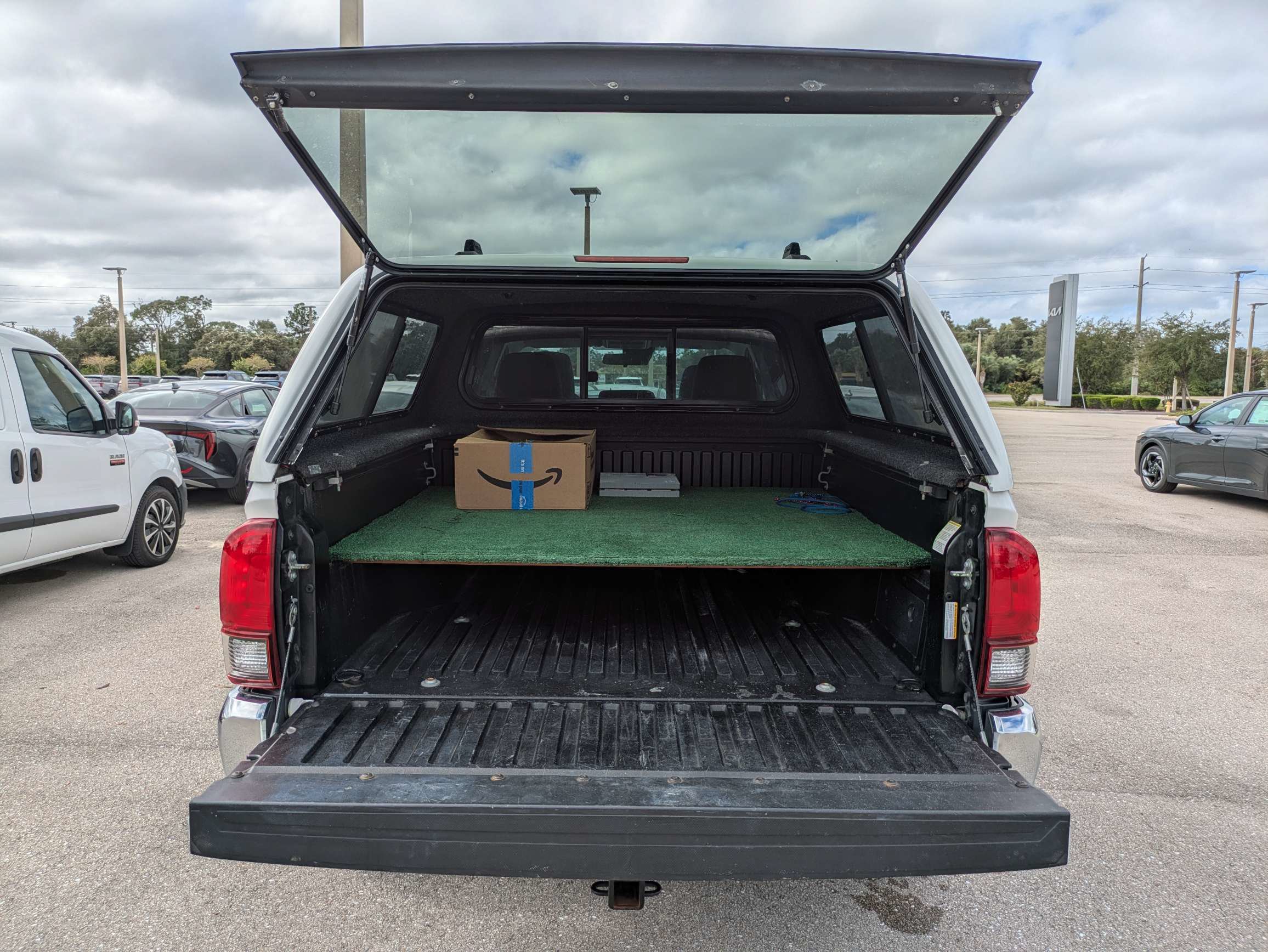 Used 2019 Toyota Tacoma SR5 RWD image 13