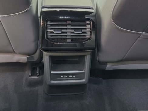 Used 2023 Volkswagen ID.4 2WD image 26