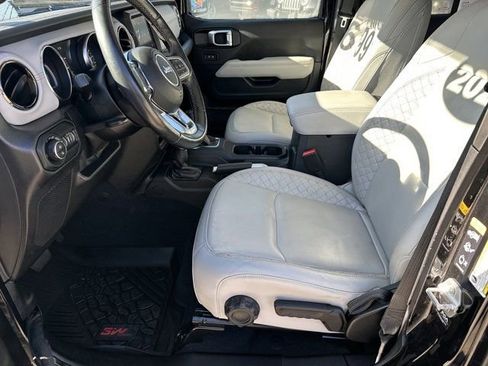 Certified 2022 Jeep Gladiator Overland image 10