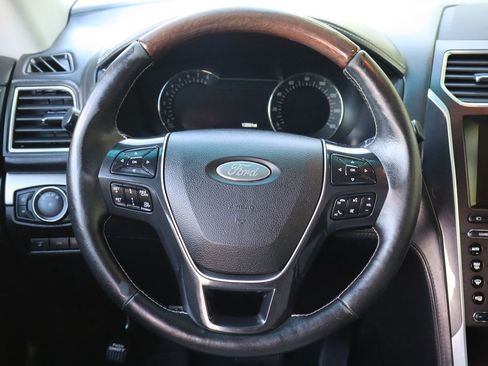 Used 2016 Ford Explorer Platinum AWD/4WD image 18