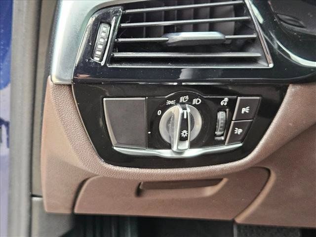 Used 2019 BMW 540i w/ Executive Package RWD image 25