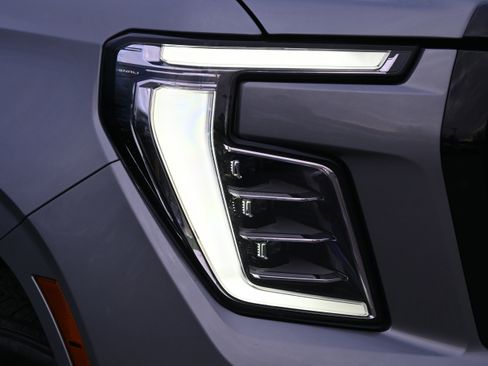 Used 2025 GMC Yukon Denali Ultimate image 15