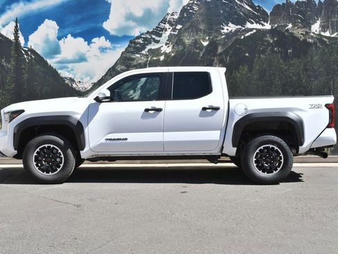 Certified 2025 Toyota Tacoma TRD Off-Road image 7