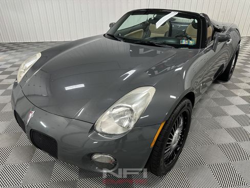 Used 2008 Pontiac Solstice Convertible w/ Premium Package RWD image 5