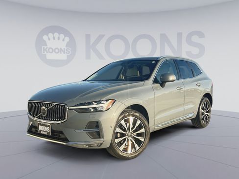 Used 2023 Volvo XC60 B5 Plus image 1