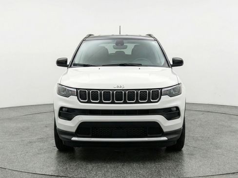 Used 2025 Jeep Compass Limited image 2