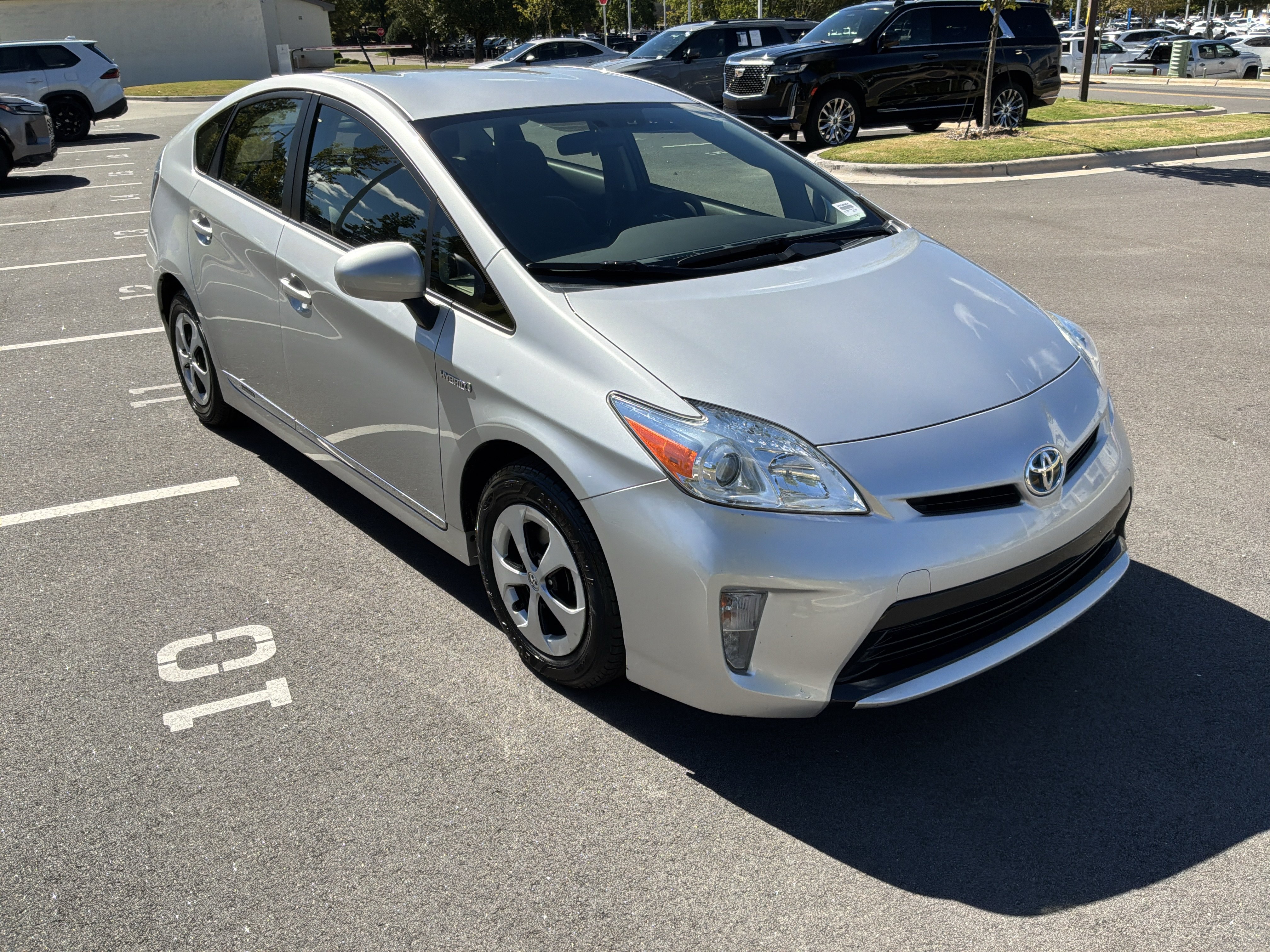 Used 2015 Toyota Prius Two FWD image 2