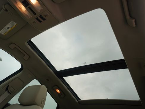 Used 2015 Cadillac SRX Luxury w/ Driver Awareness Package image 19