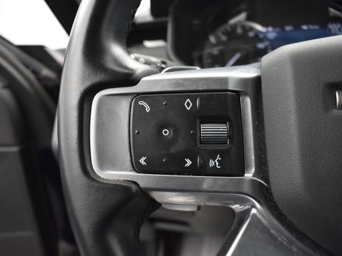 Used 2023 Land Rover Discovery S image 13