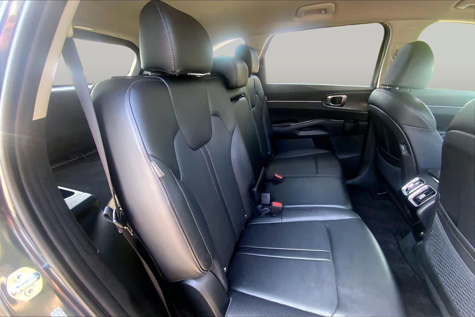 Used 2024 Kia Sorento S FWD image 19