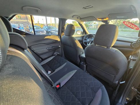 Used 2020 Nissan Kicks S FWD image 14