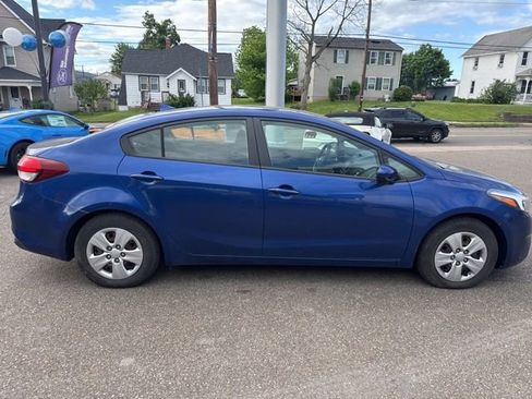 Used 2017 Kia Forte LX FWD image 5