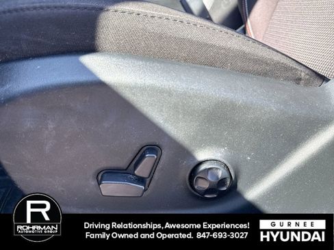 Used 2017 Jeep Cherokee 75th Anniversary image 9