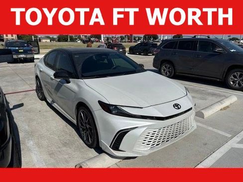 Used 2025 Toyota Camry XSE FWD image 1
