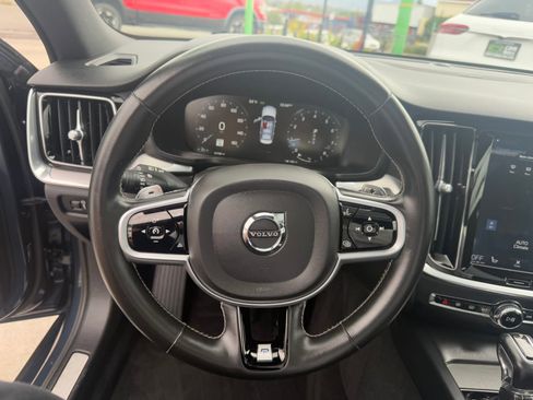 Used 2019 Volvo S60 T5 R-Design image 20