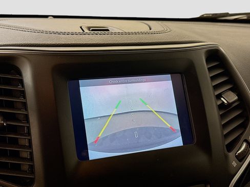 Used 2021 Jeep Cherokee Latitude Lux image 23