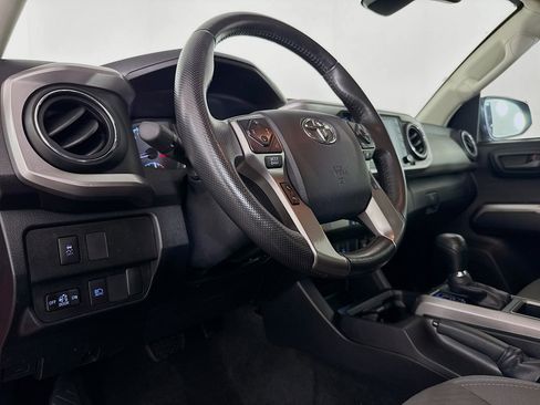 Used 2020 Toyota Tacoma SR5 image 21