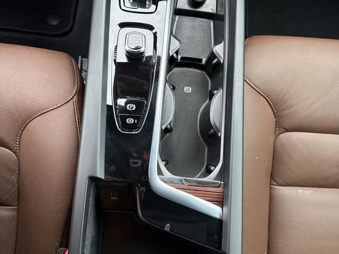 Used 2025 Volvo V60 B5 Cross Country Plus image 30