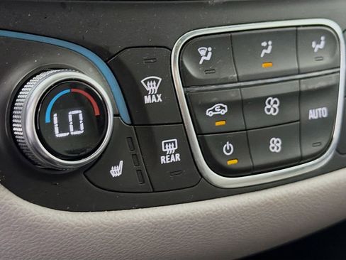Used 2023 Chevrolet Equinox LT w/ Driver Convenience Package FWD image 24