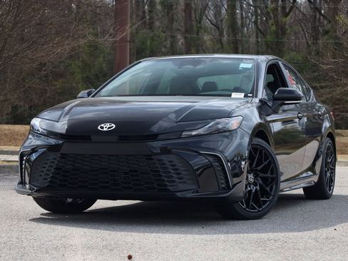 New 2026 Toyota Camry SE image 1