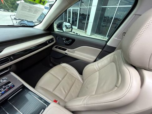 Used 2023 Lincoln Aviator Grand Touring w/ Equipment Group 301A AWD/4WD image 28