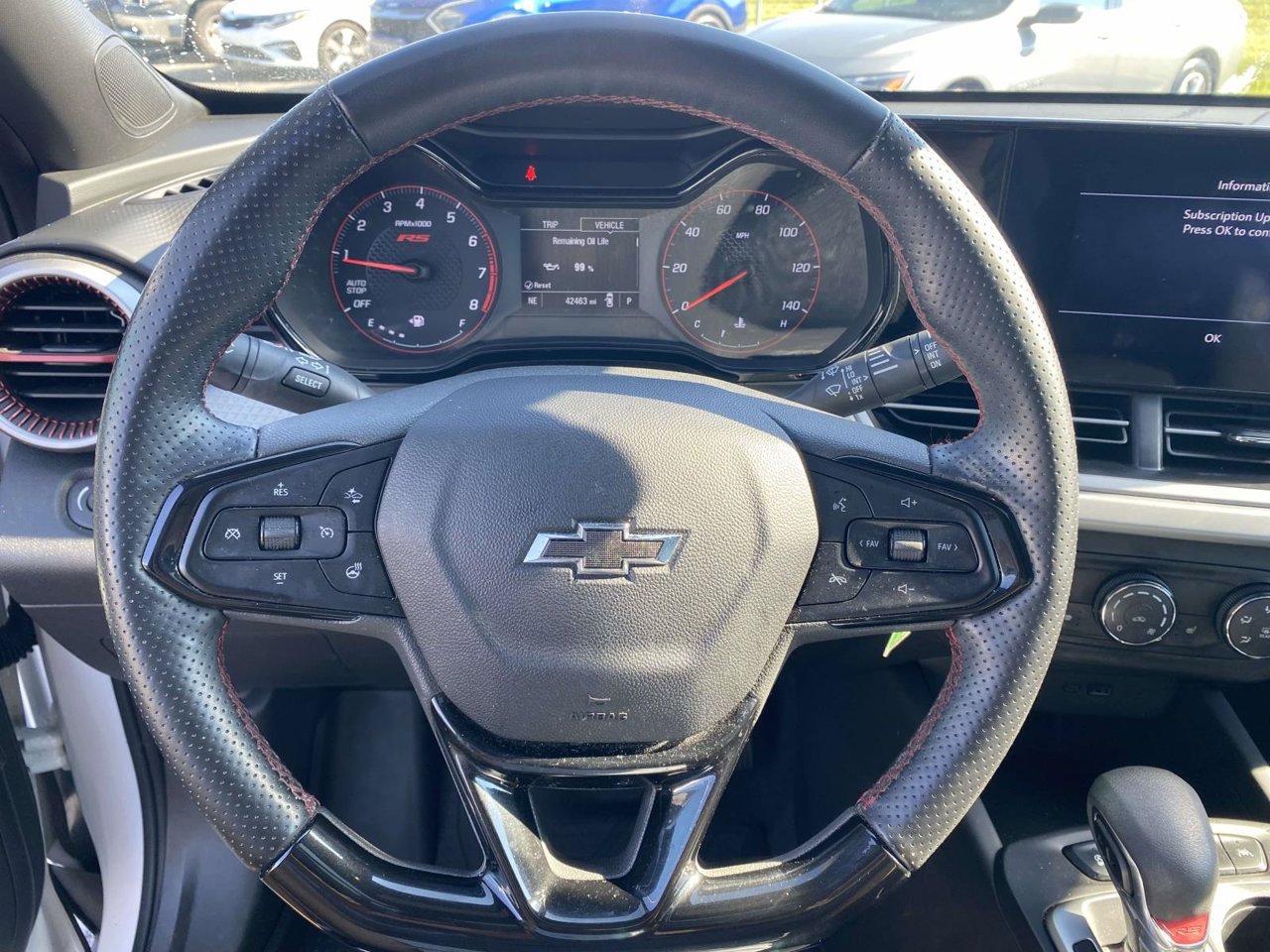 Used 2025 Chevrolet Trax RS w/ Sunroof Package FWD image 28