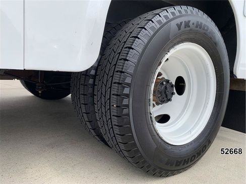 Used 2023 Ford E-450 and Econoline 450 Super Duty w/ Power Windows & Locks Group RWD image 23