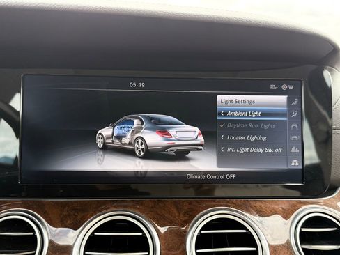 Used 2017 Mercedes-Benz E 300 4MATIC image 62