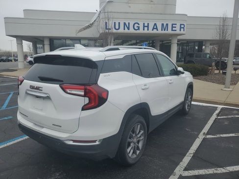 Used 2024 GMC Terrain SLT image 9