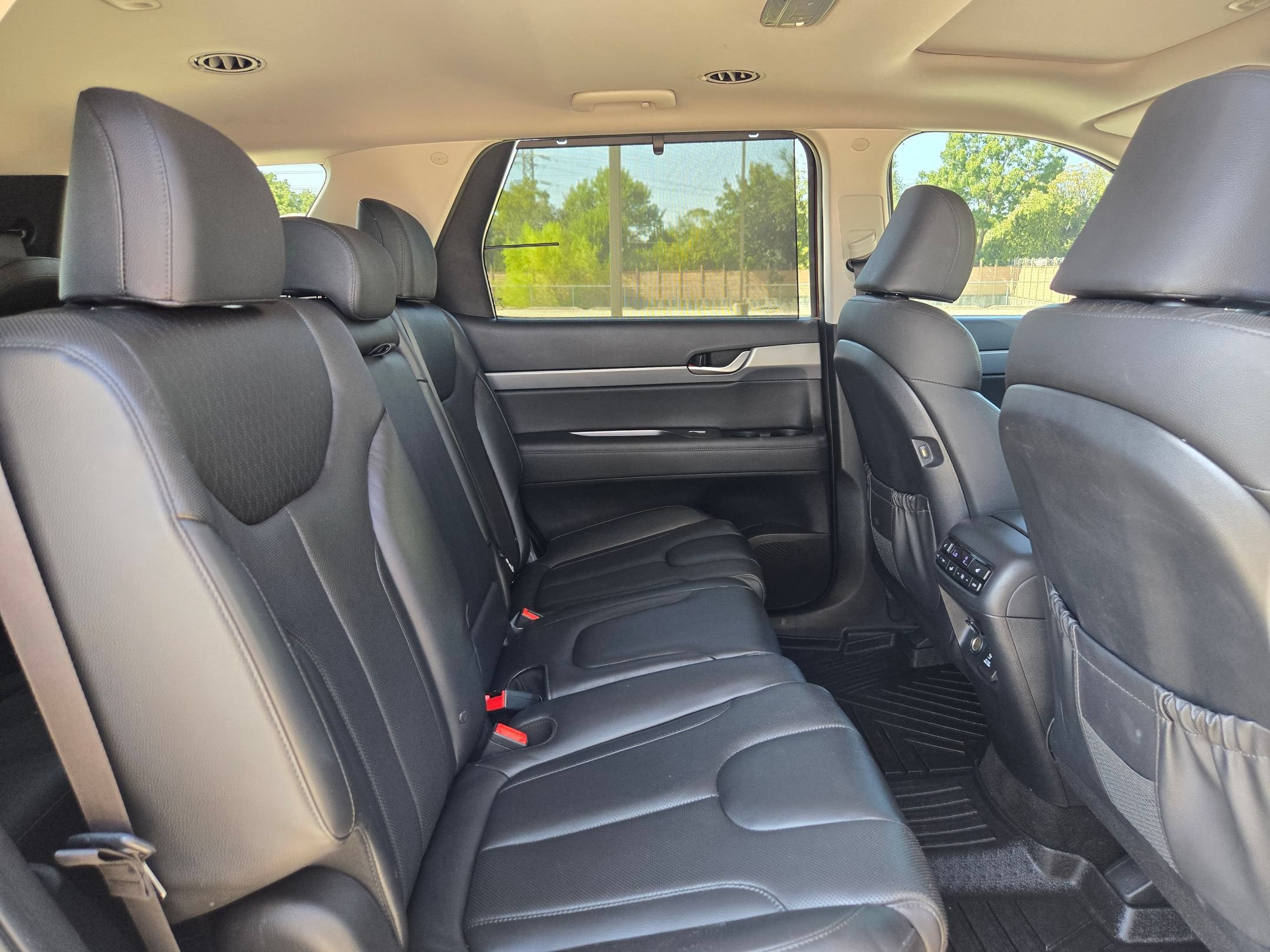 Used 2022 Hyundai Palisade SEL w/ 8P Bench Seat Package AWD/4WD image 24