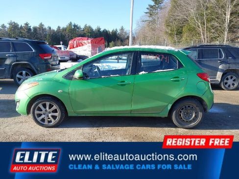 Used 2012 MAZDA MAZDA2 Touring image 23