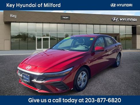 Certified 2024 Hyundai Elantra SE image 1