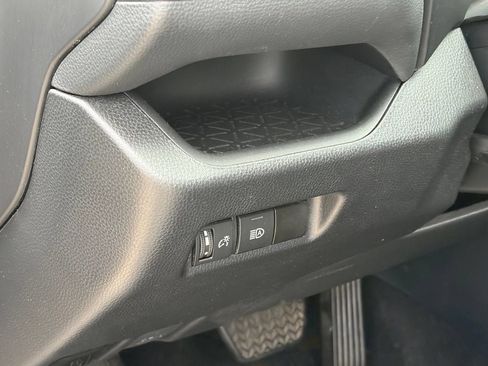 Used 2024 Toyota RAV4 XLE FWD image 7