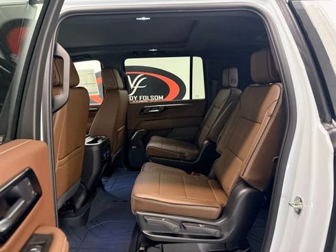 New 2026 Chevrolet Suburban High Country image 16