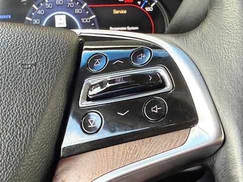 Used 2018 Cadillac Escalade ESV Premium Luxury RWD image 12
