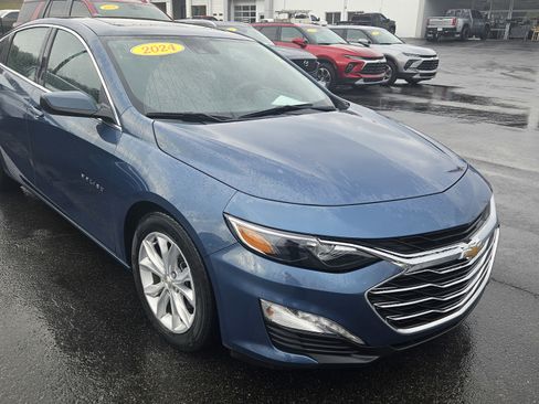 Used 2024 Chevrolet Malibu LT image 2