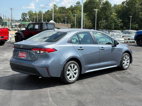 Used 2026 Toyota Corolla LE FWD image 3