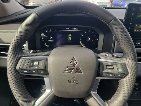 New 2026 Mitsubishi Outlander SE FWD image 25