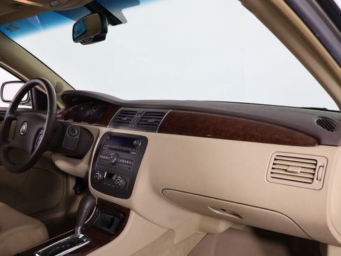 Used 2010 Buick Lucerne CXL image 23