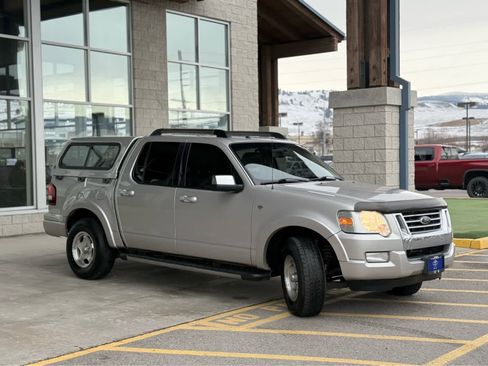 Used 2007 Ford Explorer Sport Trac Limited image 2